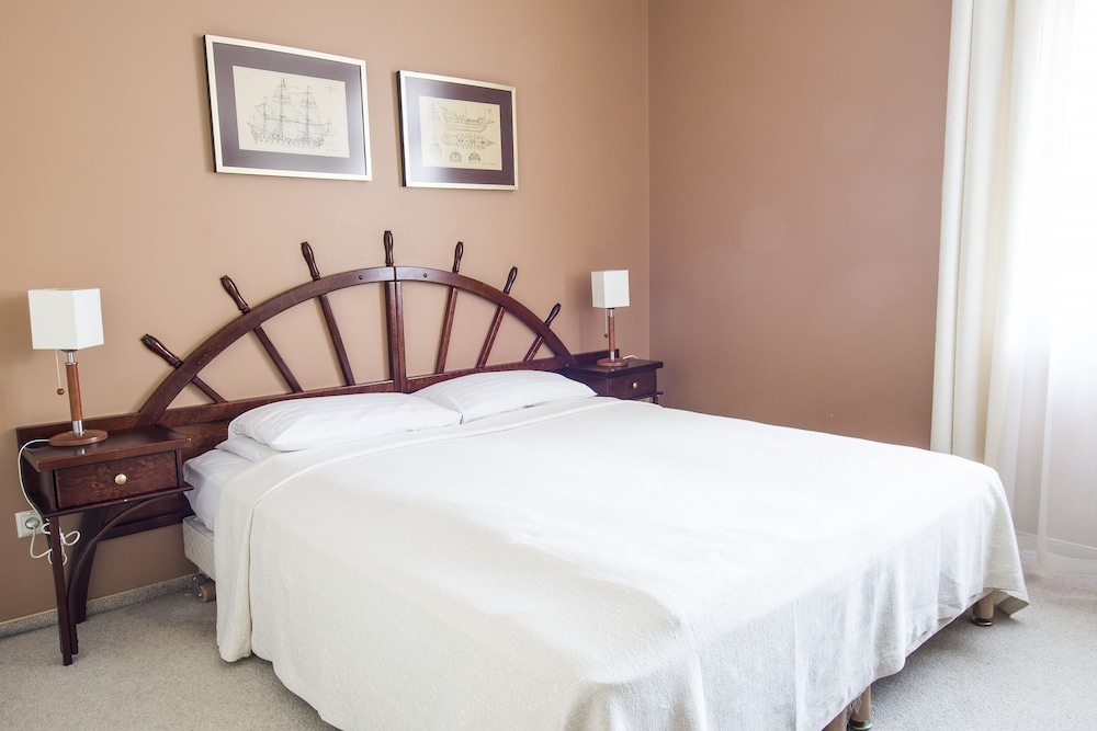 Hotel Port Hotel - Image 1