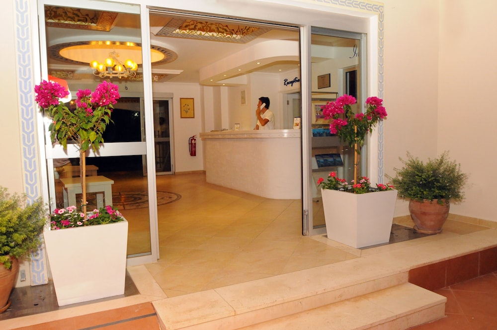 Sea Breeze Otel & Daireler - Image 105