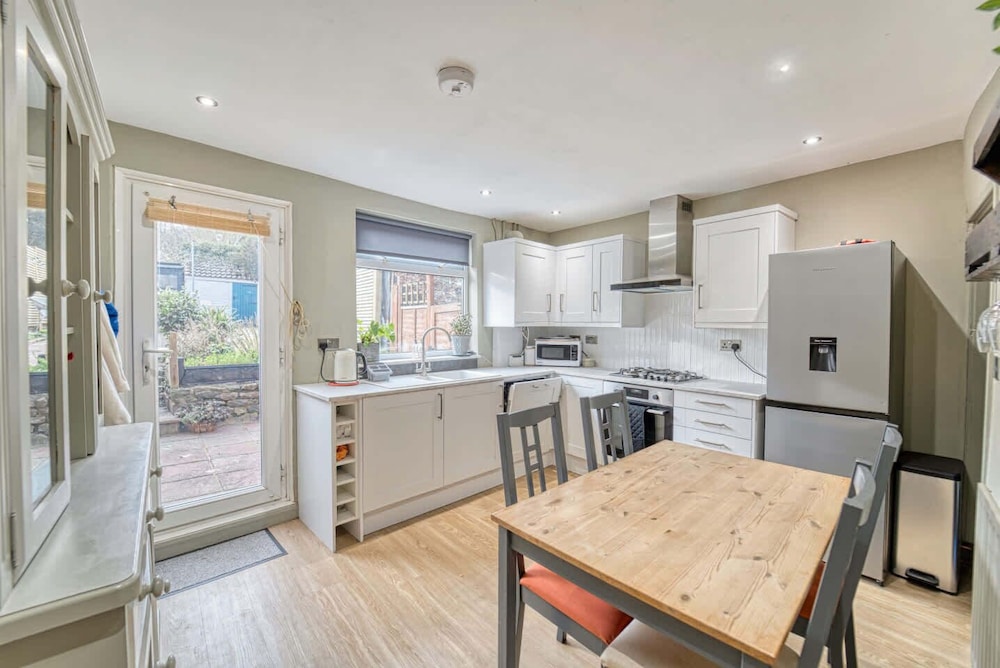 Host Stay Loughborough Road House
