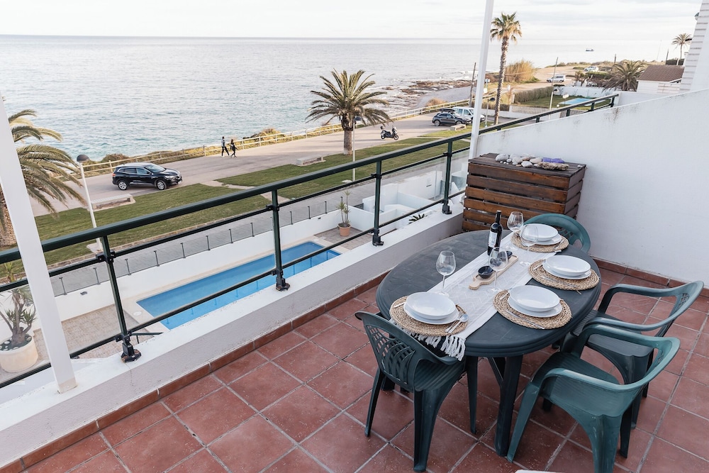 Apartamentos LA PARRETA PRIMERA LÍNEA