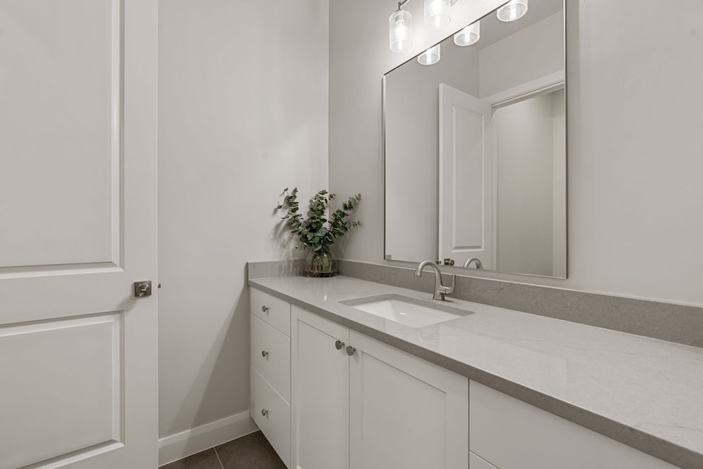 The Crash Pad 5 Bedroom Townhouse