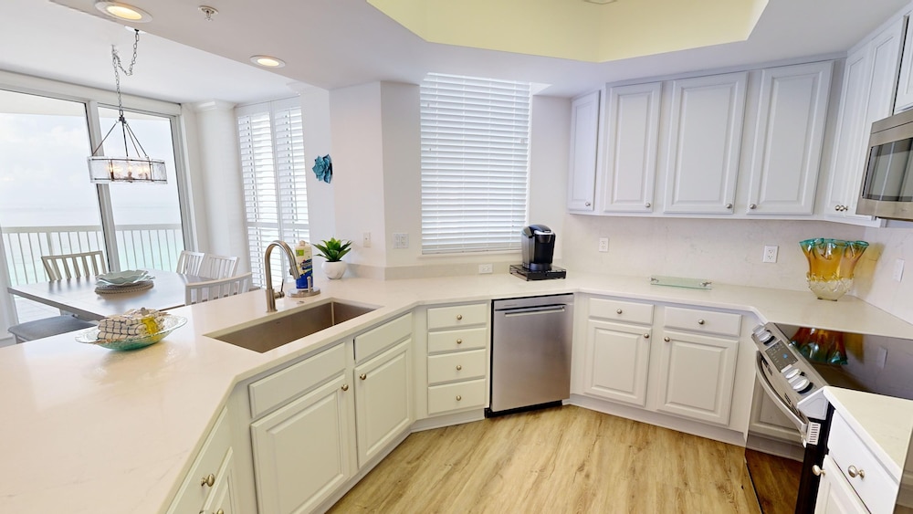 Silver Beach 1006w 4 Bedroom Condo