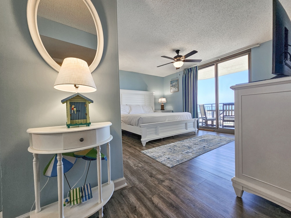 404bt, Ocean View Condo, Full Resort Amenities 2 Bedroom Condo