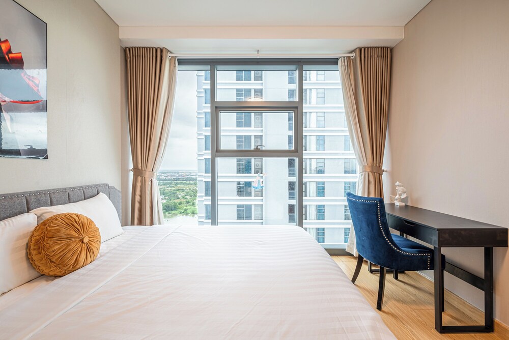 SUNWAH PEARL Premier Residence