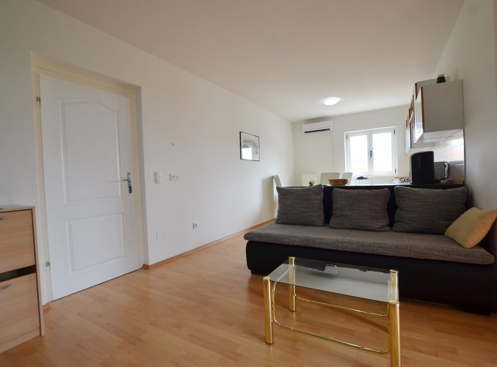 Spacious Apartment With Loggia