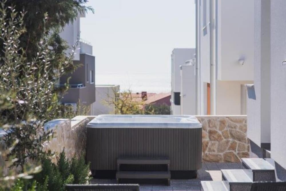 Tomana B Apartments