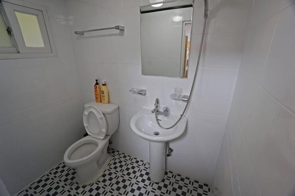 710 Guest house Yellow