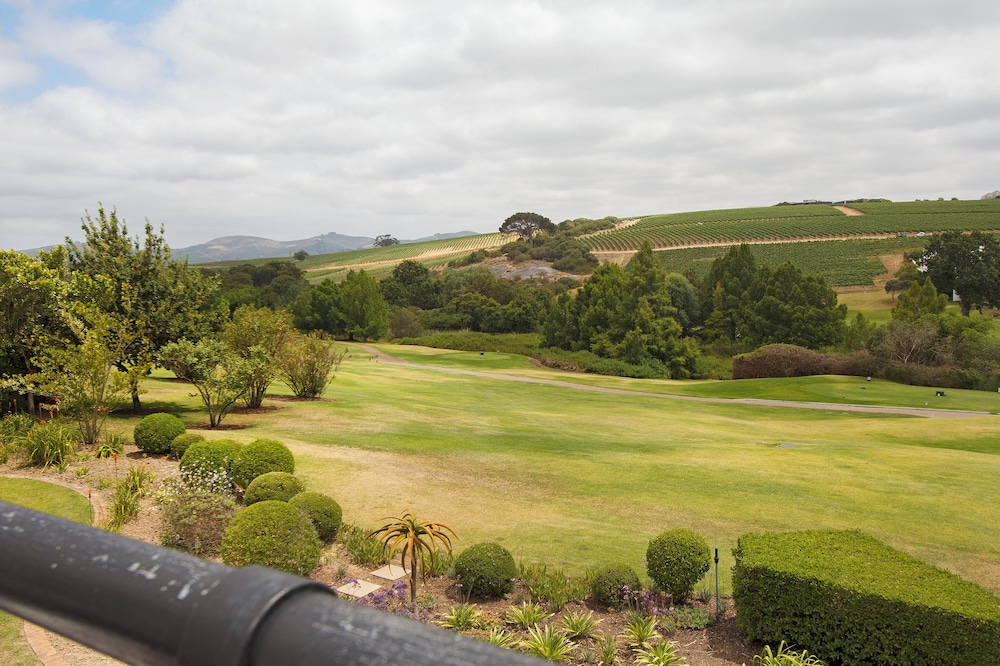 Winelands Golf Lodges at De Zalze