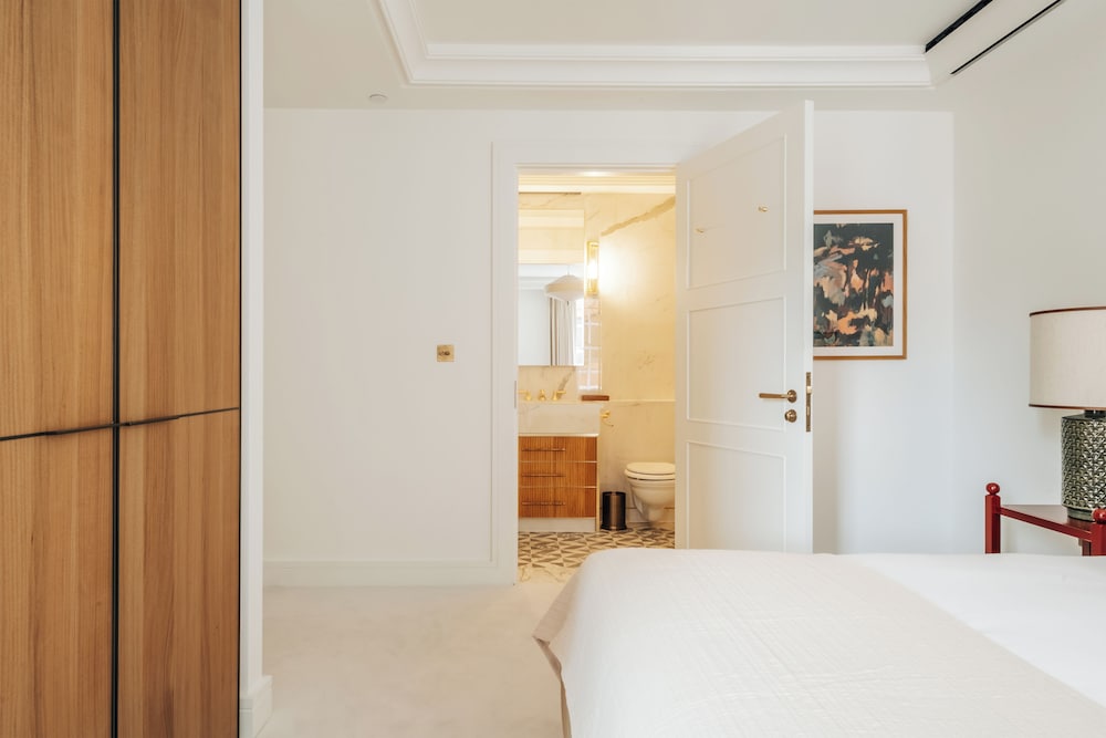 Claridge House by SLO