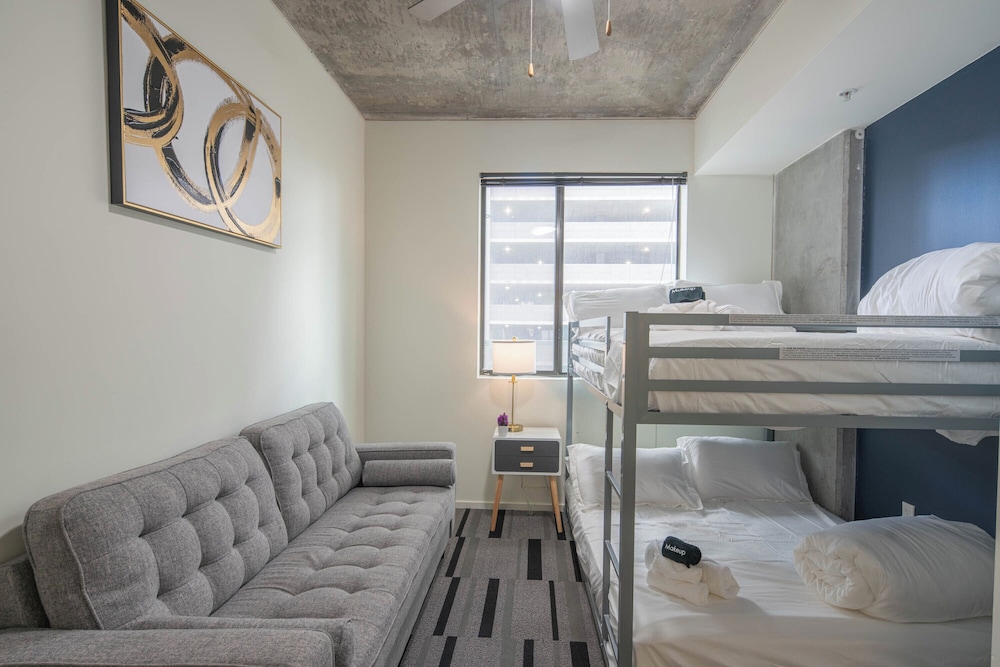 ROVE LIVING/KL - Roosevelt Point