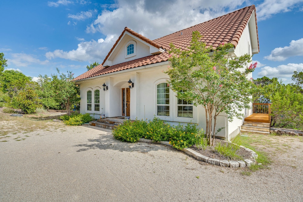 Jonestown Retreat w/ Deck: 6 Mi to Lake Travis! - Property Image 15