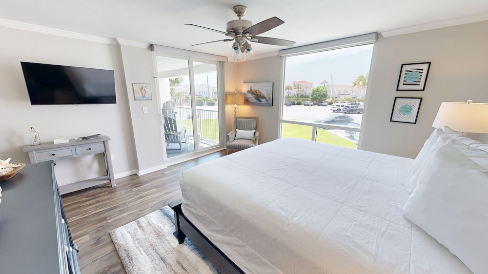 Shoreline Towers 3025 2 Bedroom Condo