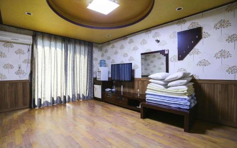 Boryeong Venus Pension view 3