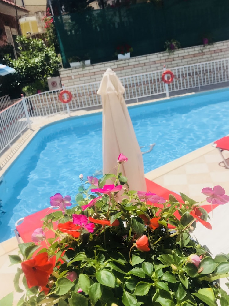 Villa Antonis