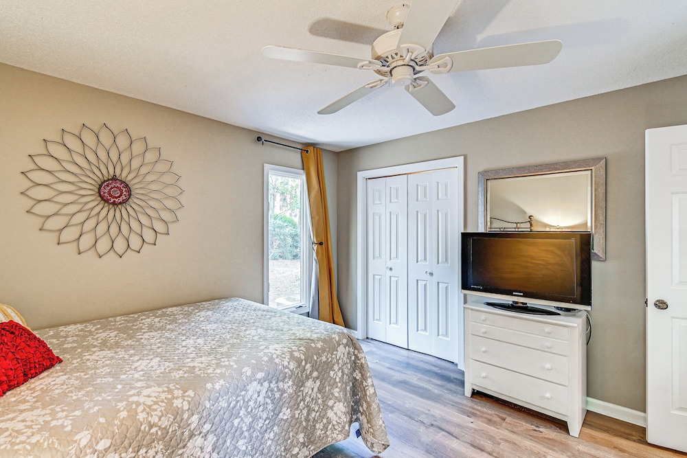 Charming Pinehurst Getaway w/ Golf Course View! view 5