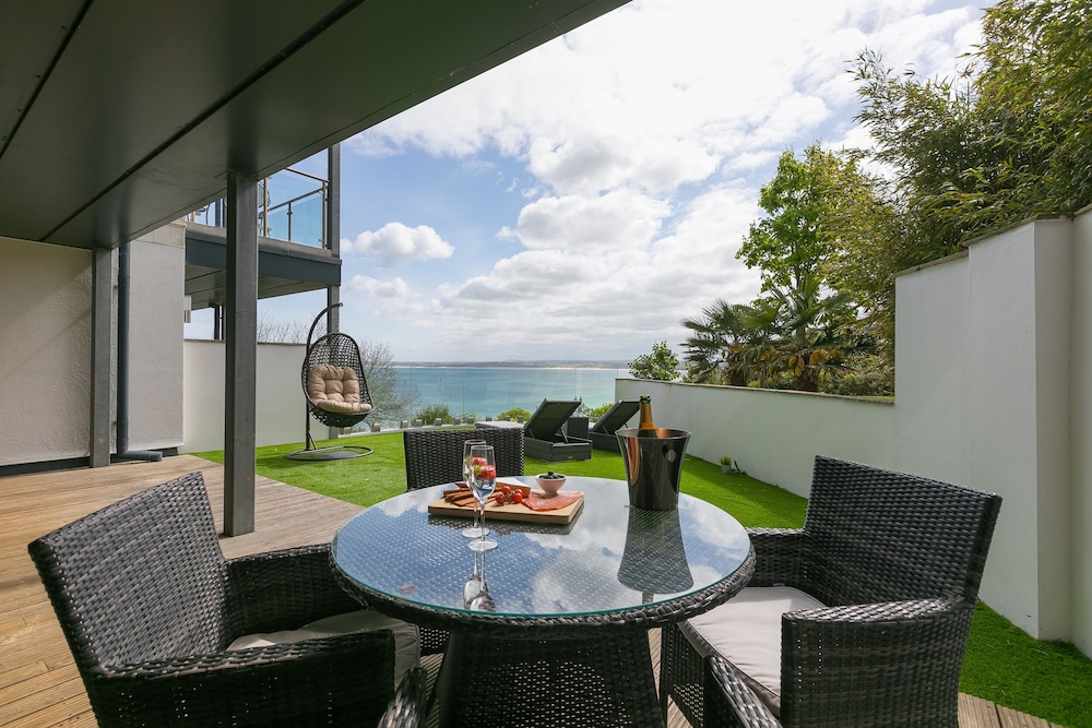 Peninsula Apartment 2
