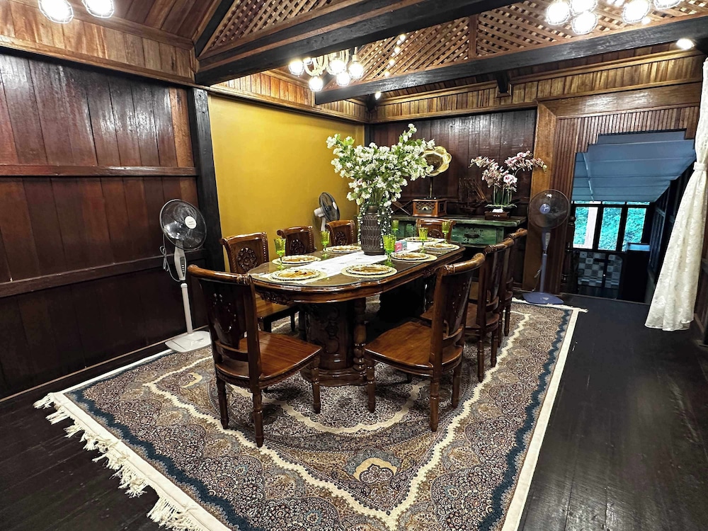 Charming Nature Kampung Home for Family Getaways
