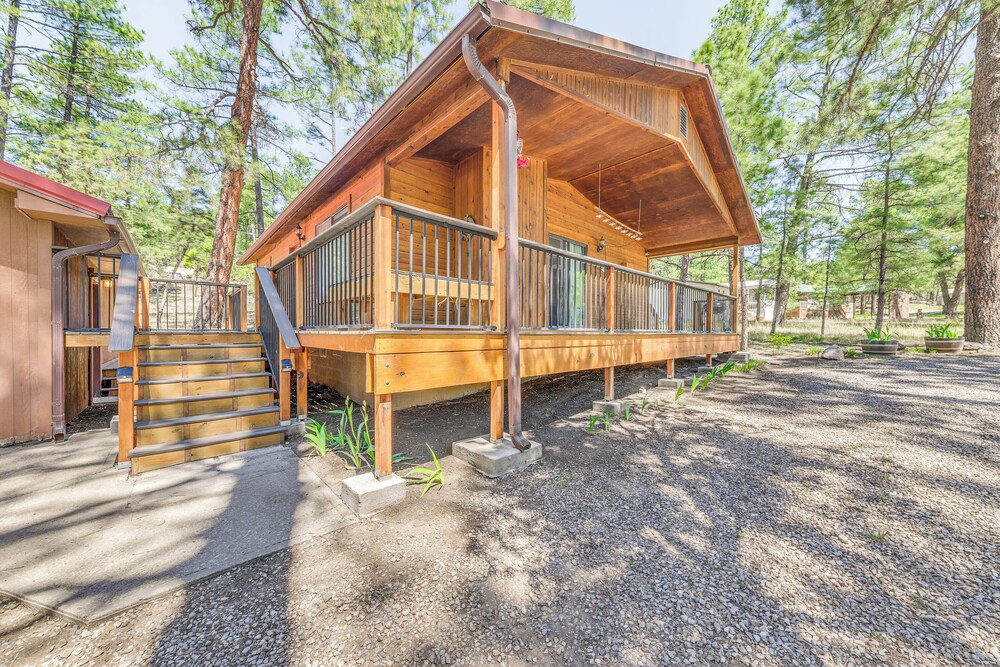 Quaint Ruidoso Cabin ~ 1 Mi to Hiking Trails! view 4