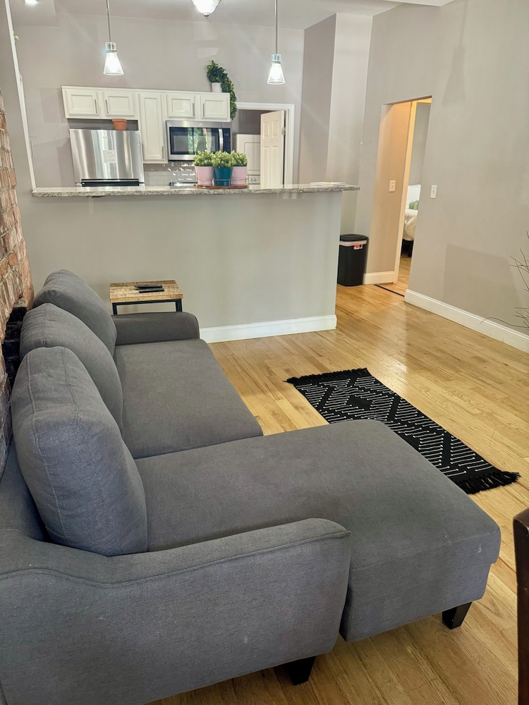 Jungle House Boutique Lofts – Downtown Columbus & Short North