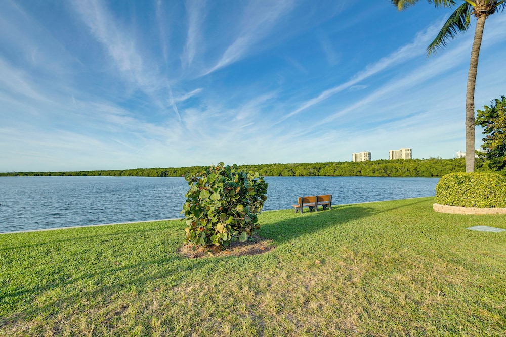 Ocean Access, Mini Golf & Pools: Jensen Beach Gem