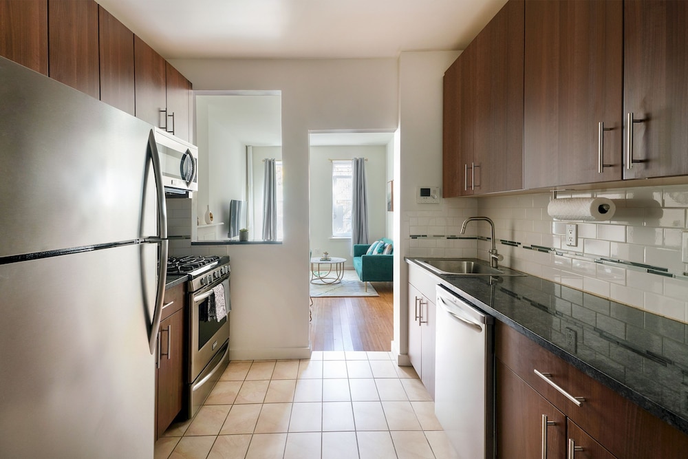 Contemporary 1 Bedroom Apartment in NYC
