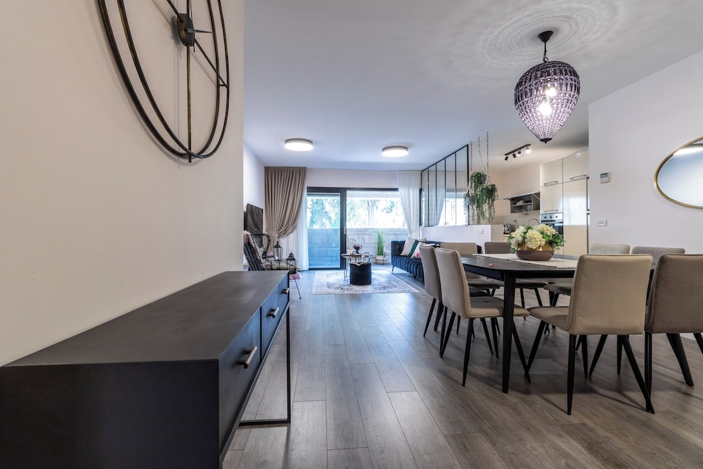 King David Court - Isrentals