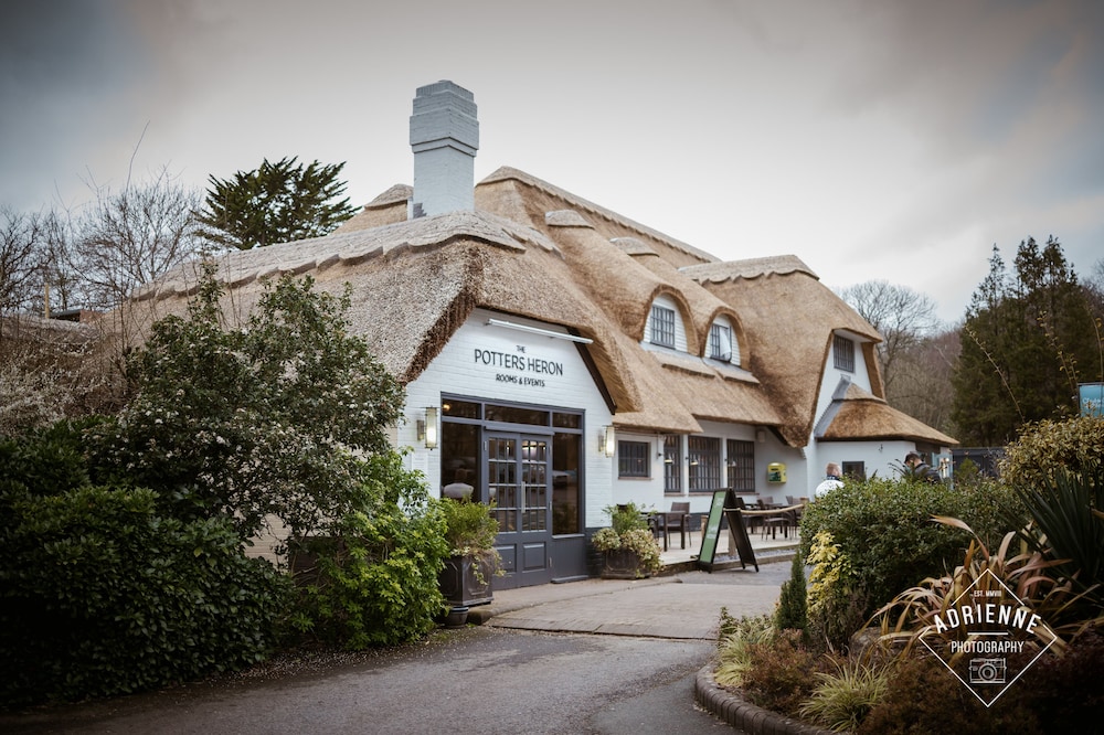 Romsey Vacations - Potters Heron Hotel - Property Image 4