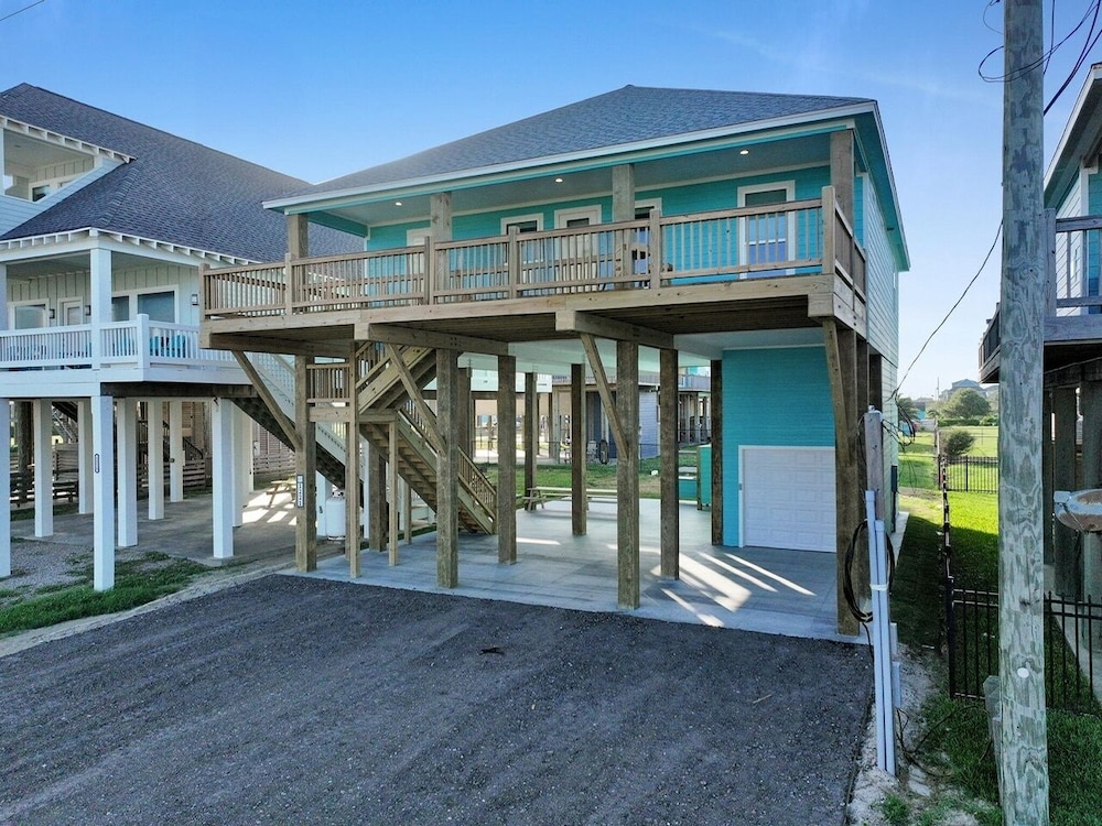 Salty Sunrise 4 Bedroom Home