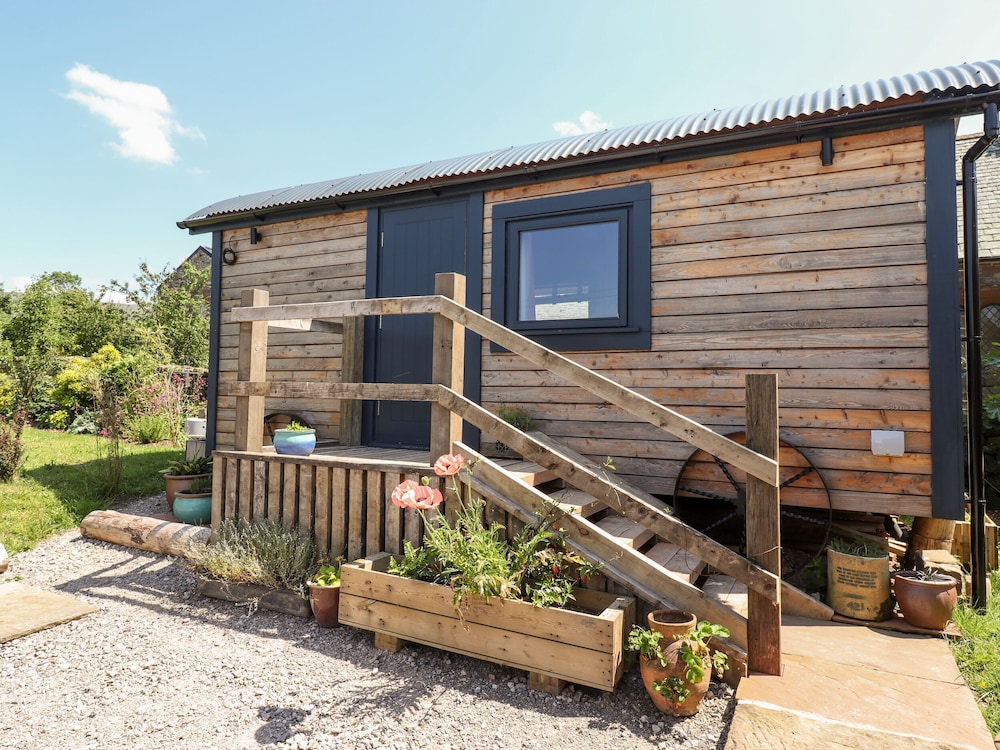 Dunfell Shepherd's Hut
