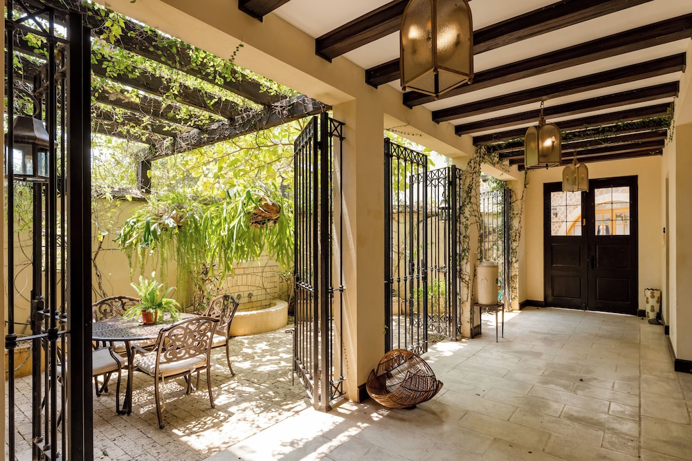 Las Catalinas Doorway