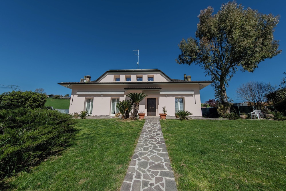 Villa Ninfea Lux Tavullia, Jacuzzi, Garden, Wifi, Ac