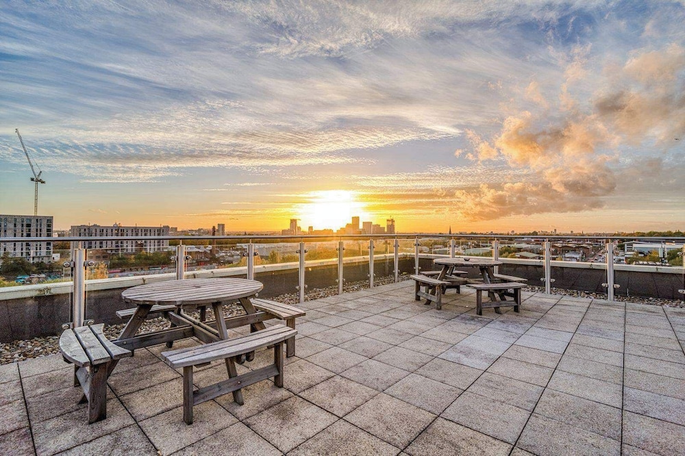 Salford Duplex Apartment - Near City Center