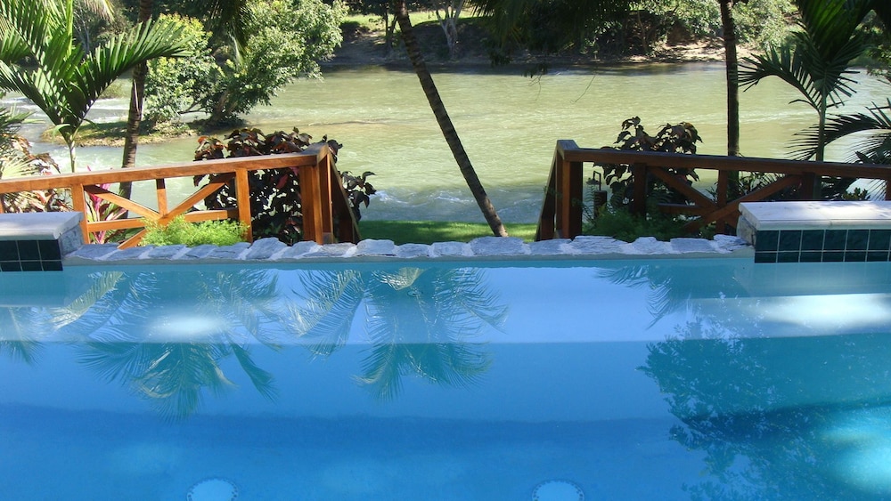 Mahogany Hall Boutique Resort