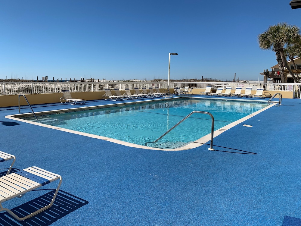 Driftwood Towers #4E by Southern Vacation Rentals