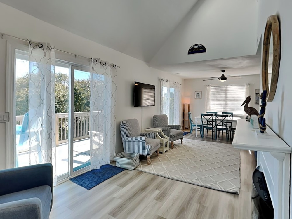 Pelican Place by Carolina Retreats