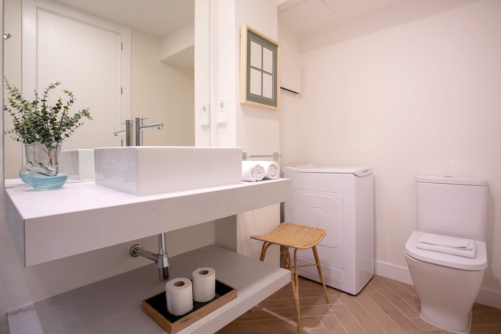 Bright Apartment in Seville Plaza Santa Cruz — Seville photo 5