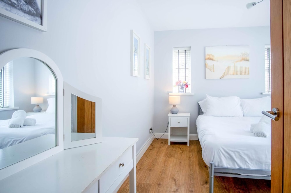 Marshmallow - 2 Bedroom Cottage - Oxwich