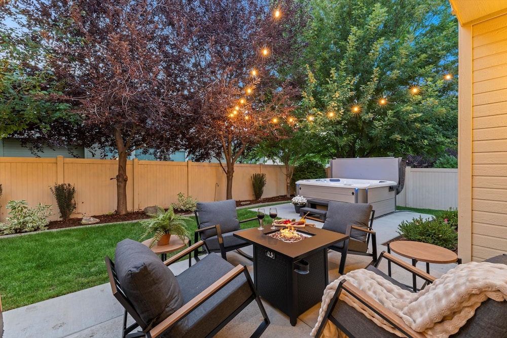 Soak Play Firepit Spa Game Room Sleeps 14