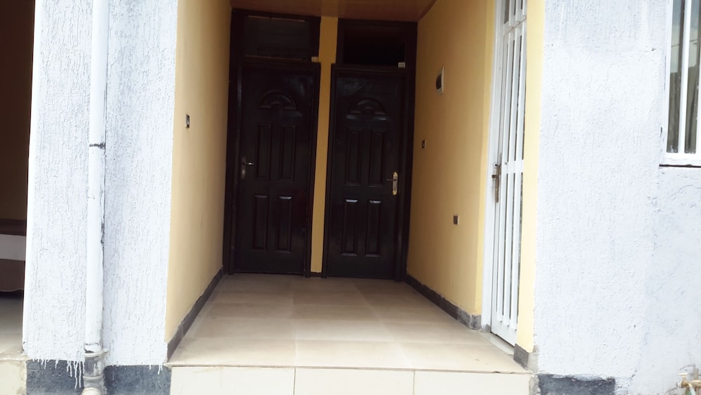 Liya Guest House