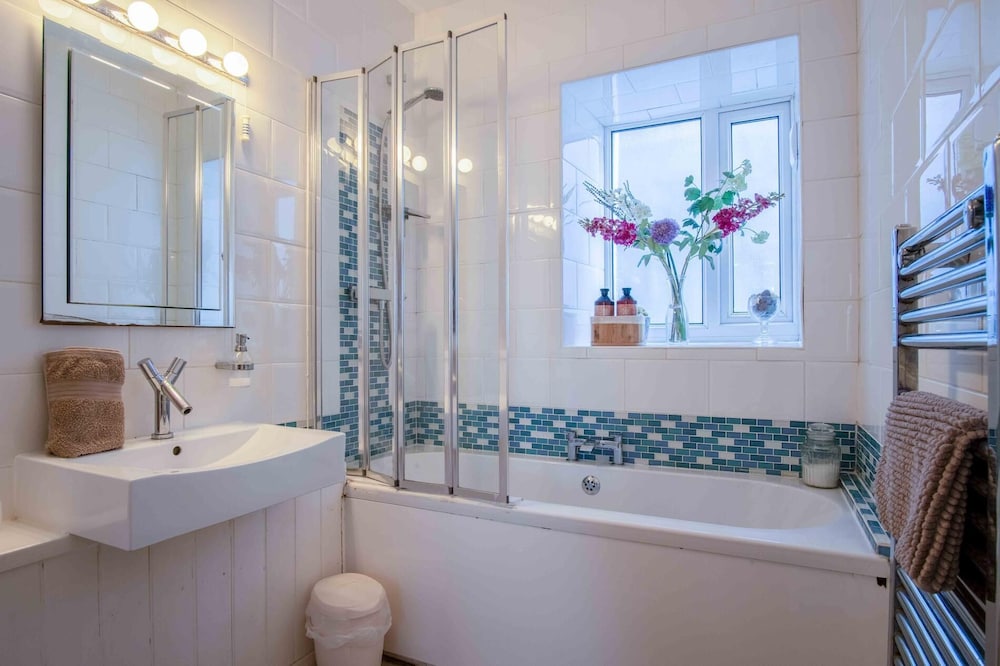 Sea Glass - 2 Bedroom Apartment - Manorbier