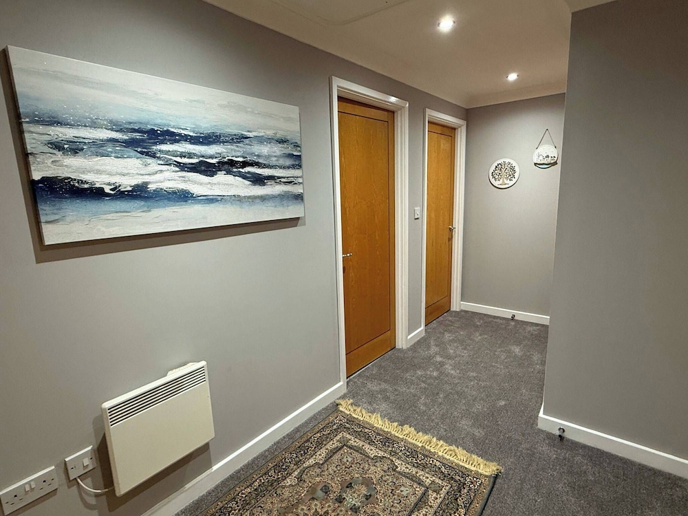 Quaint Bracknell Apartment With Two Bedrooms