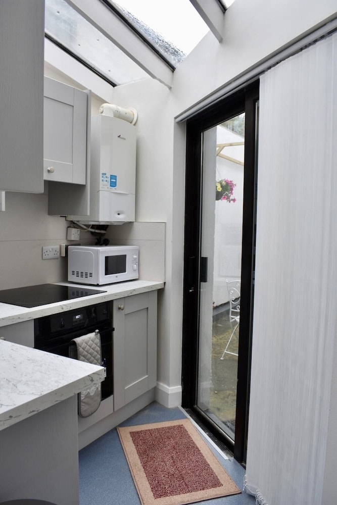 Modern 1 Bedroom Apartment Close to the Centre