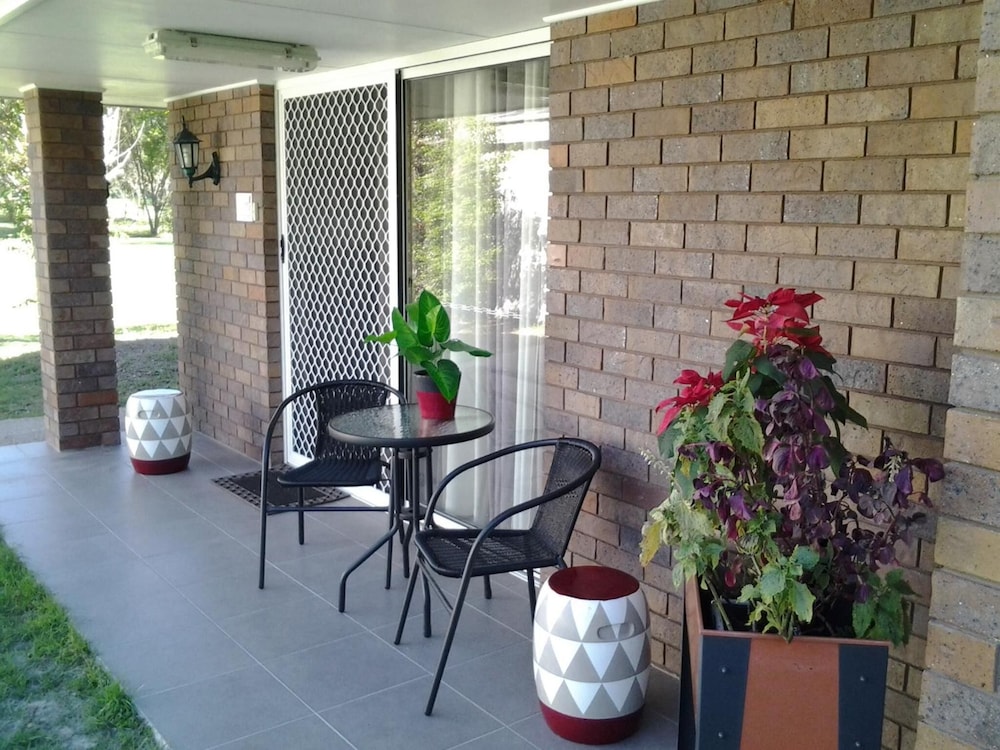 Bottlebrush B&B