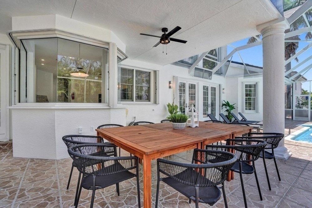 6br Elegant Hollywood Lakes Mansion W/ Pool & Spa 6 Bedroom Home