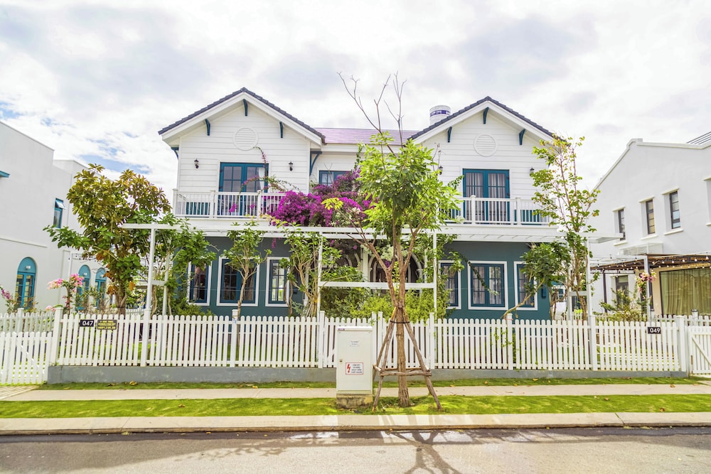 Luxury 4 br Emerald Villa-Novaworld PT