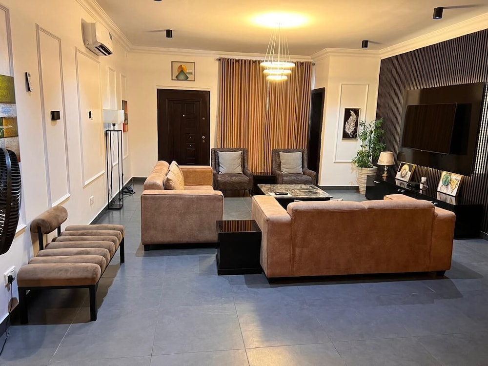 Ace Apartment