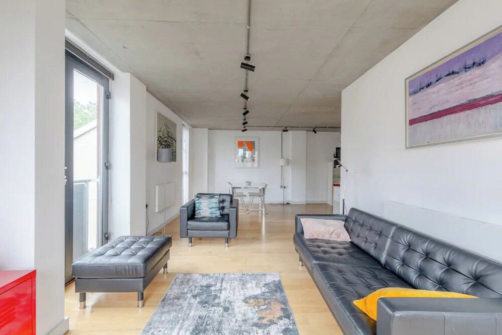 Beautiful & Bright 2BD Flat - Dalston!