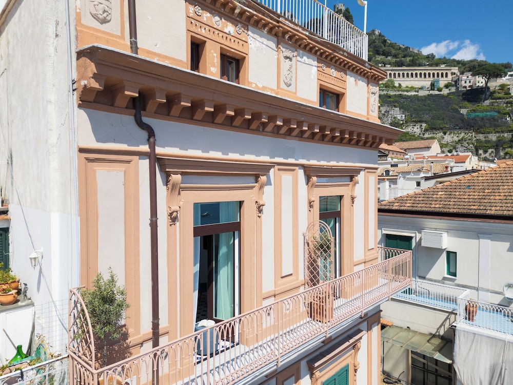 ABBRACCIO Amalfi Boutique Retreat