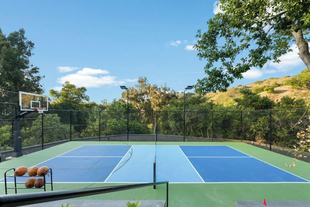 Oak Haven Sanctuary - Grand Estate With Pool, Guest House & Scenic Views