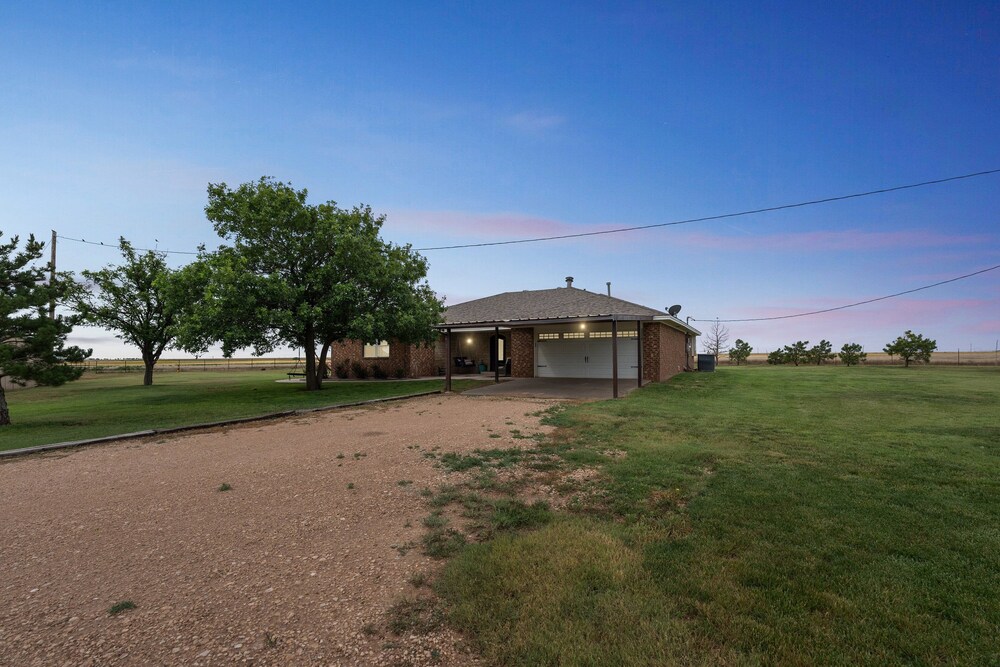 Peaceful Horse Ranch Escape Near Palo Duro Canyon 3 Bedroom Home